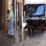mezzi-in-azione-sanificazione-strade