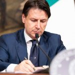 giuseppe-conte-firma-dpcm-17-maggio